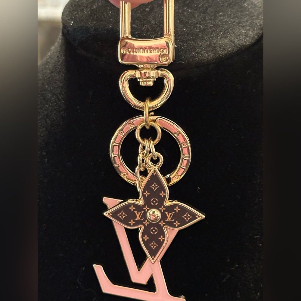 Louis Vuitton Blooming Flowers BB Bag Charm & Key Holder - Pink/Monogram - Picture 2 of 8